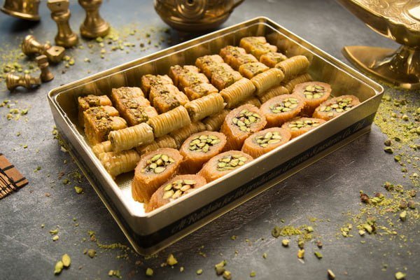 بقلاوة وبرمة وشعرية 